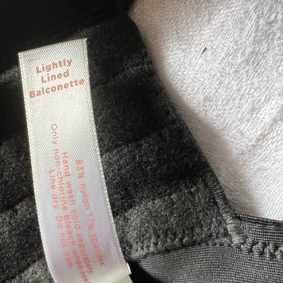 Cacique Black Full-Coverage Bra with Molded Cups - Picture 5 of 5